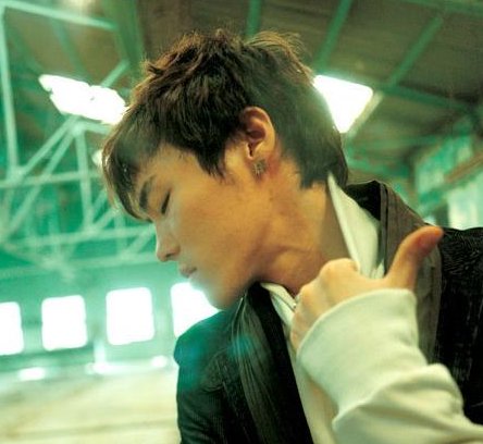 Candid or not Wheesung's side view is irresistable